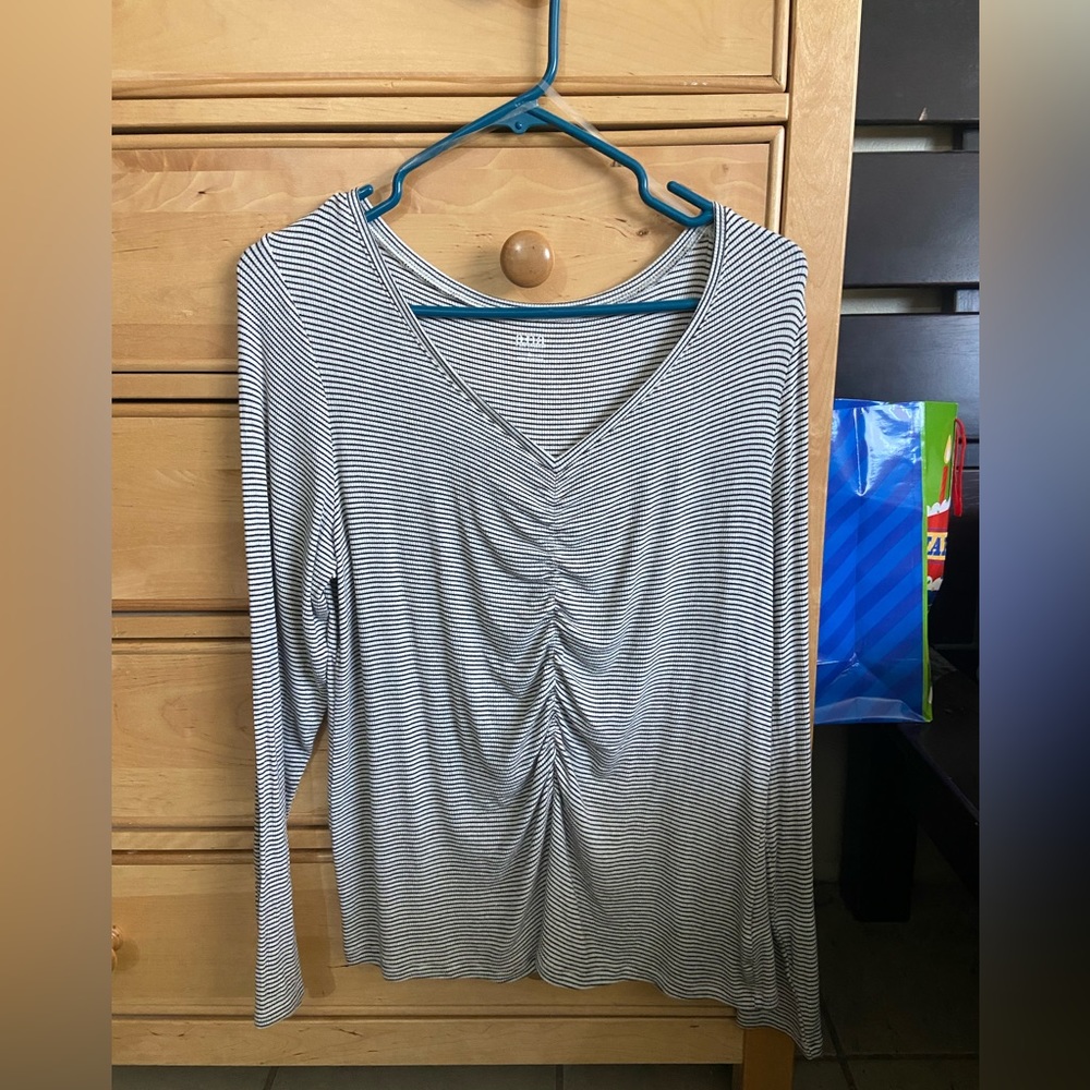 A.n.a, black and white long sleeve blouse with scrunched front, size large
